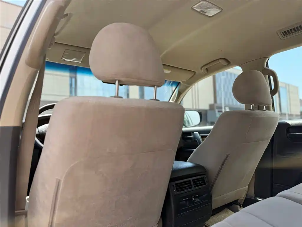 Toyota Land Cruiser 2010 — фото 23
