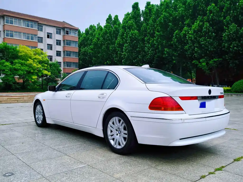 BMW 7 Series 2005 — фото 17