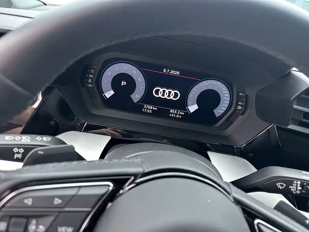 Audi A3 2023 — фото 13