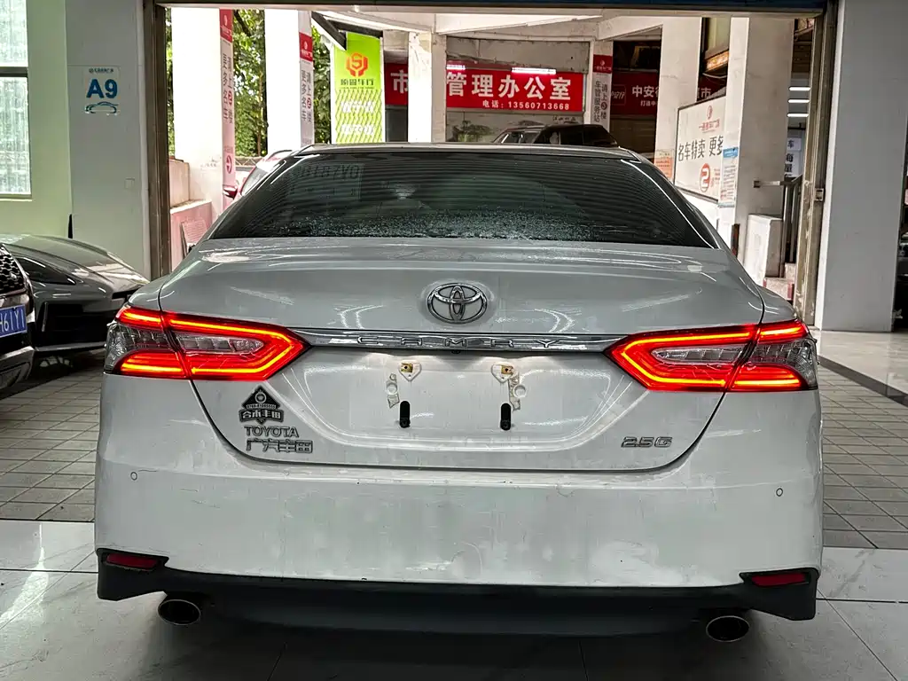 Toyota Camry 2019 — фото 14