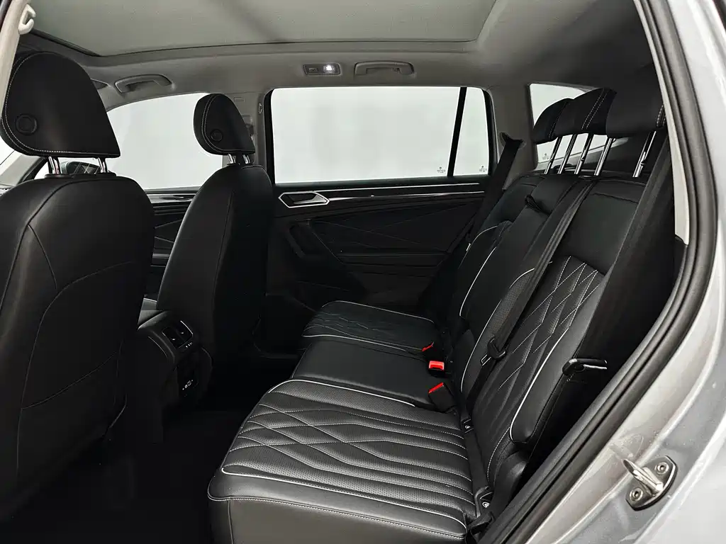 Volkswagen Tiguan L 2023 — фото 22