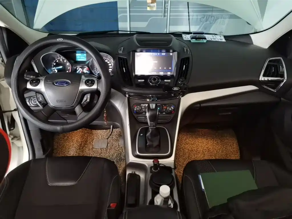 Ford Kuga 2014 — фото 10