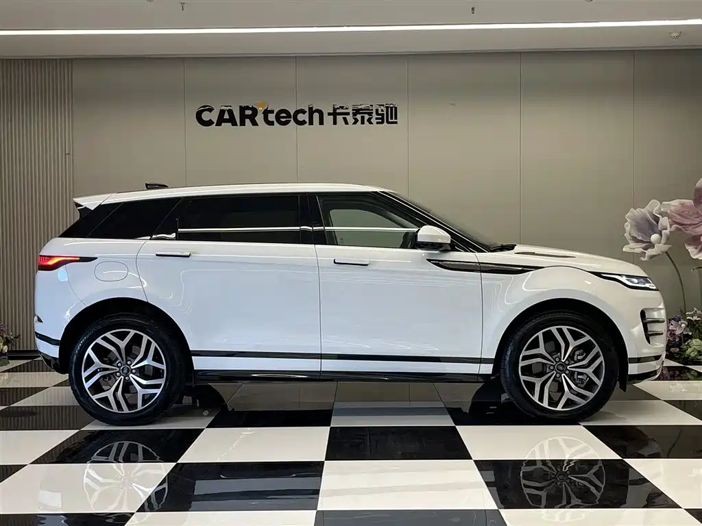 Land Rover Evoque 2023 — фото 7