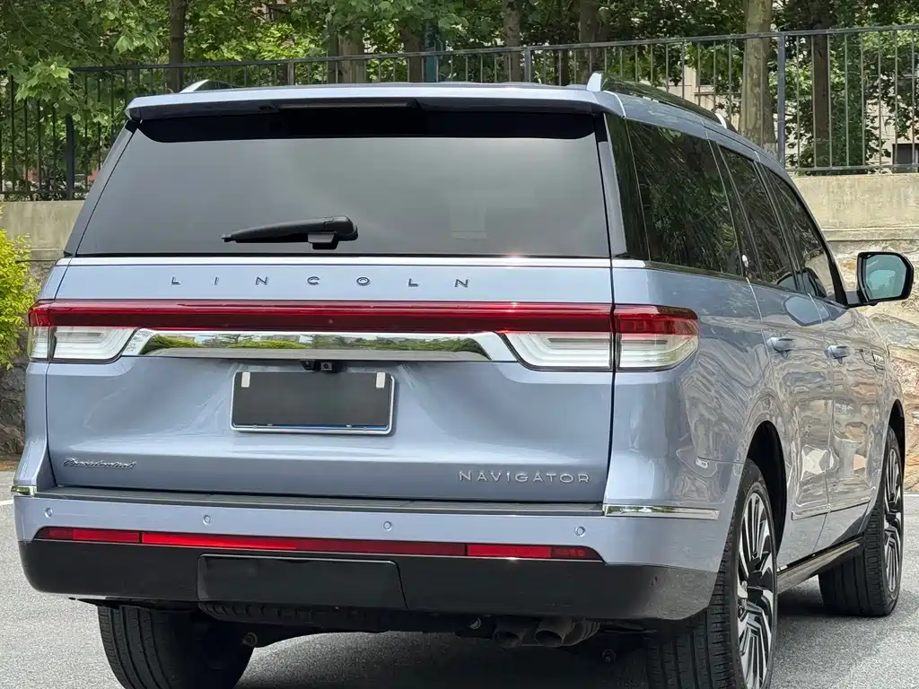 Lincoln Navigator 2023 — фото 5