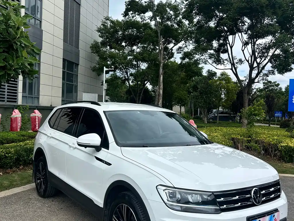 Volkswagen Tiguan L 2021 — фото 2