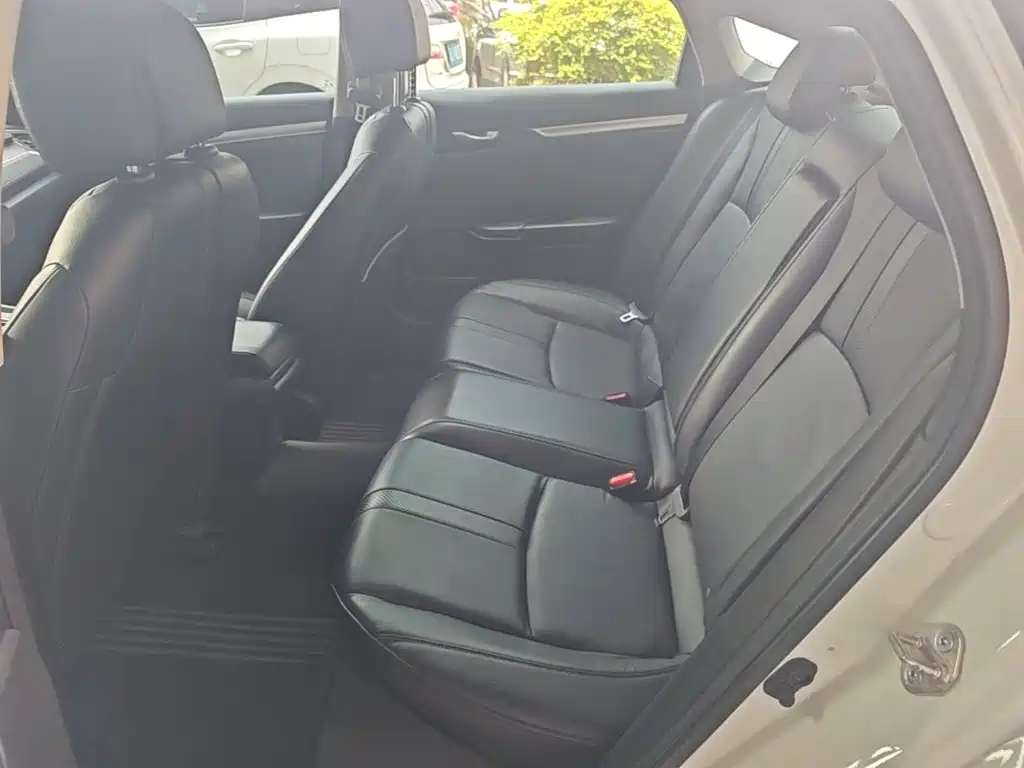 Honda Civic 2017 — фото 13
