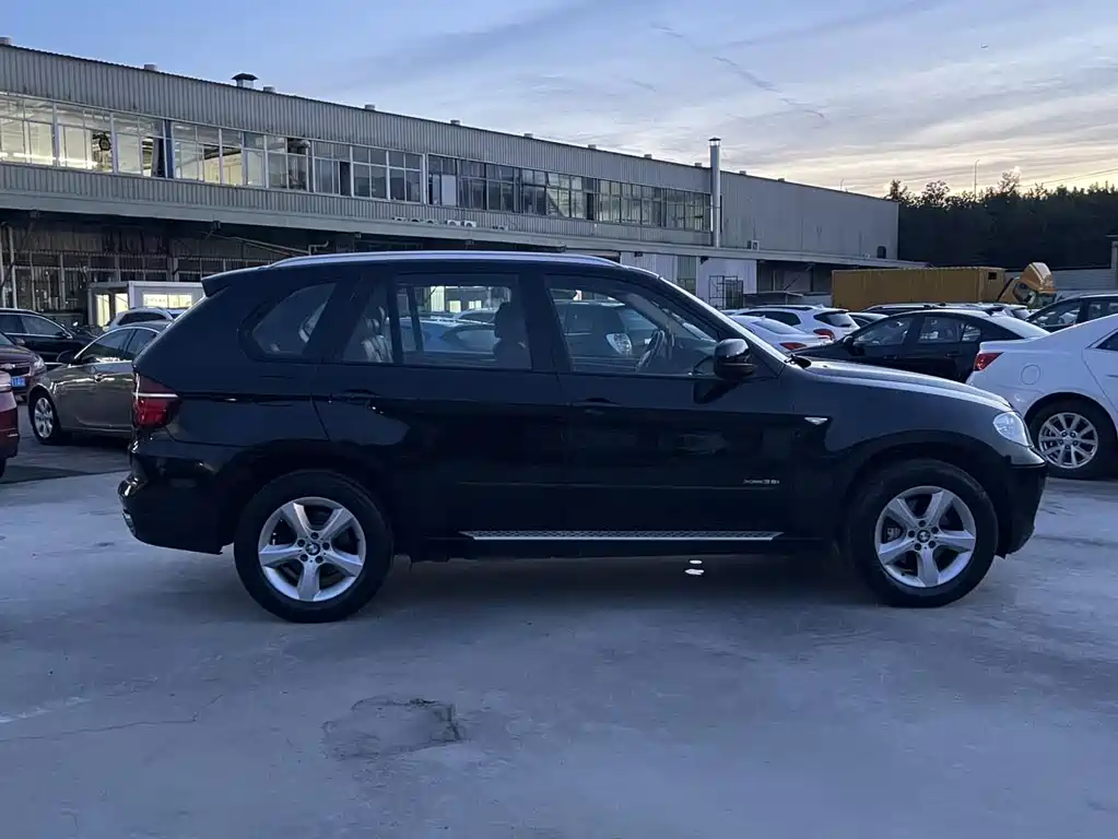 BMW X5 2010 — фото 11