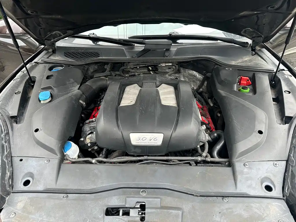 Porsche Cayenne 2016 — фото 8