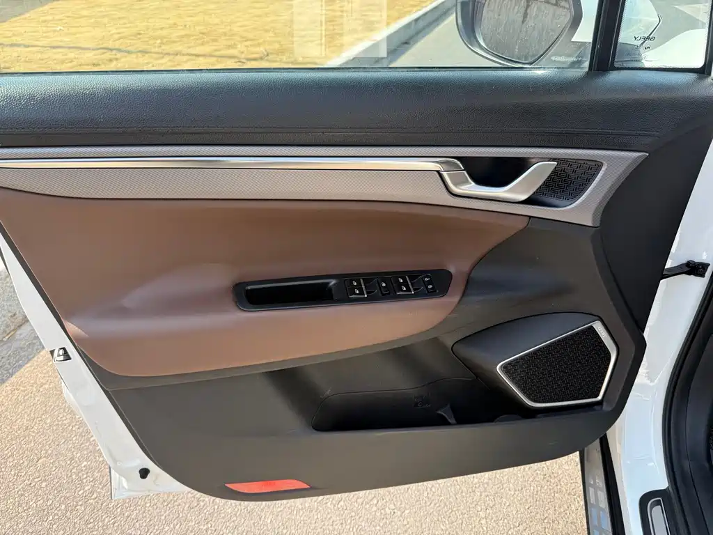 Geely Emgrand GS 2018 — фото 19