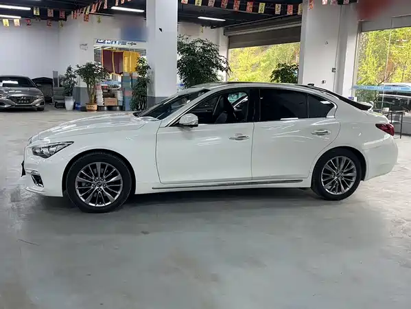 Infiniti Q50L 2018