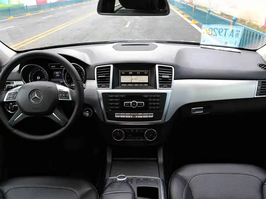 Mercedes-Benz M-Class 2014 — фото 10