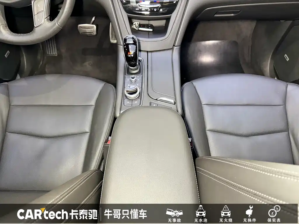 Cadillac XT5 2024 — фото 13