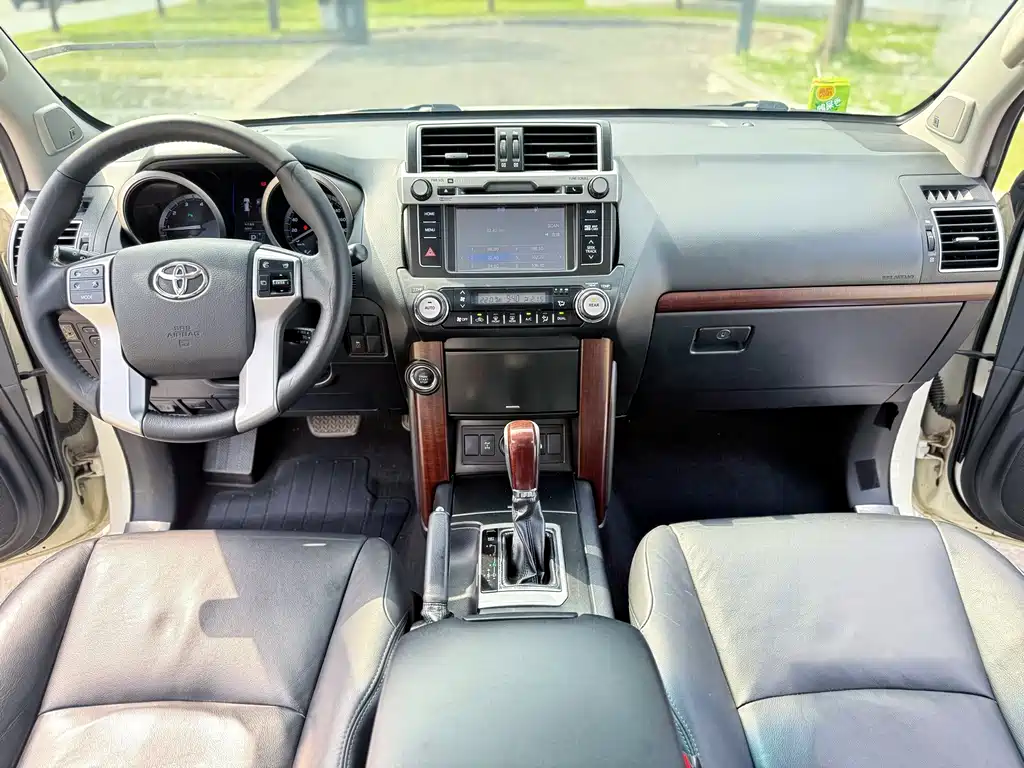 Toyota Prado 2016 — фото 12