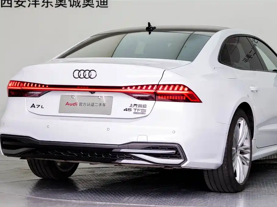Audi A7L 2026 — фото 25
