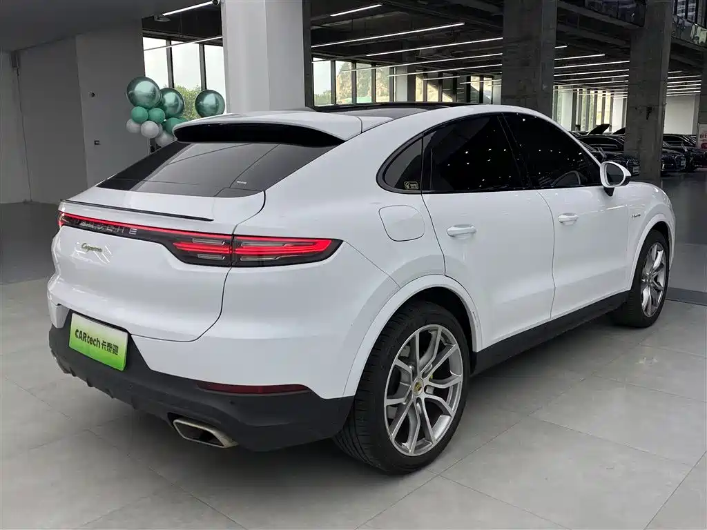 Porsche Cayenne Hybrid 2020 — фото 3