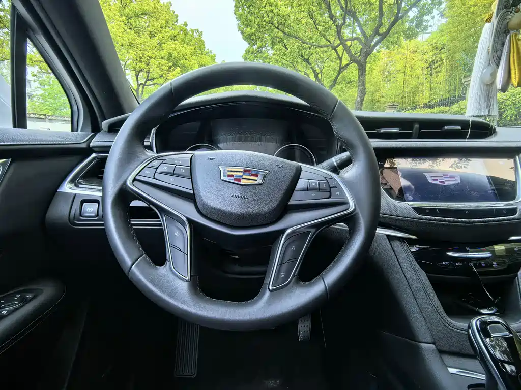 Cadillac XT5 2020 — фото 9