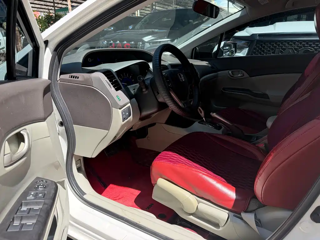 Honda Civic 2014 — фото 10