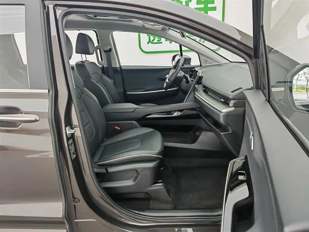 Hyundai Custo 2025 — фото 23