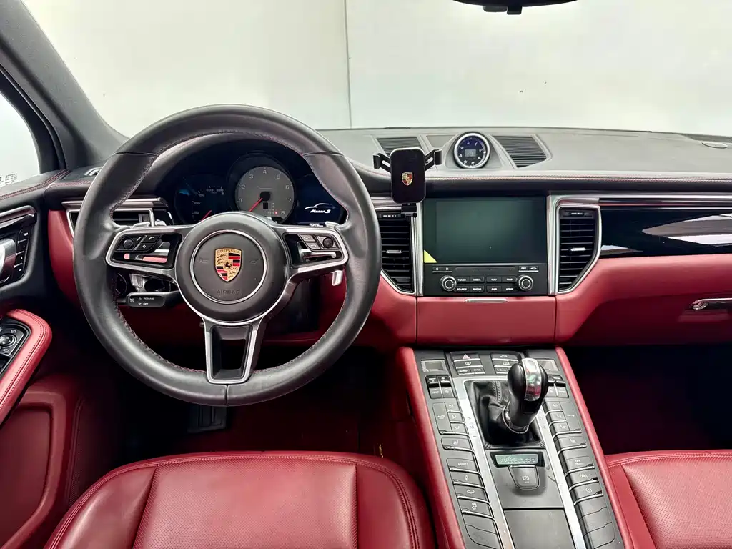 Porsche Macan 2017 — фото 17