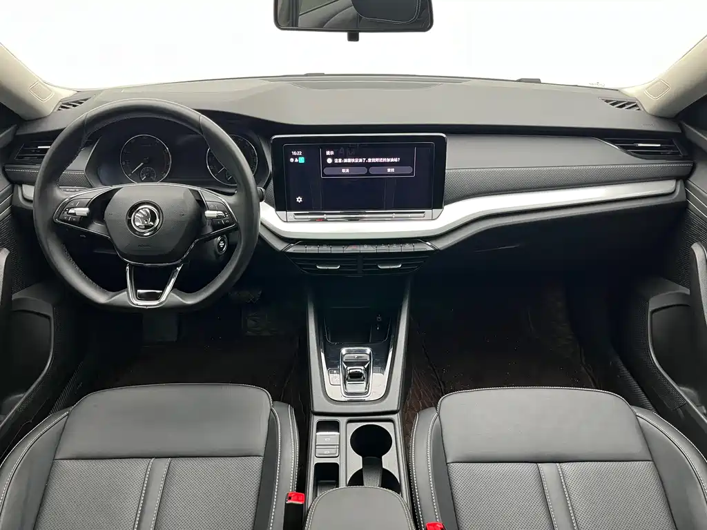 Skoda Octavia 2023 — фото 7