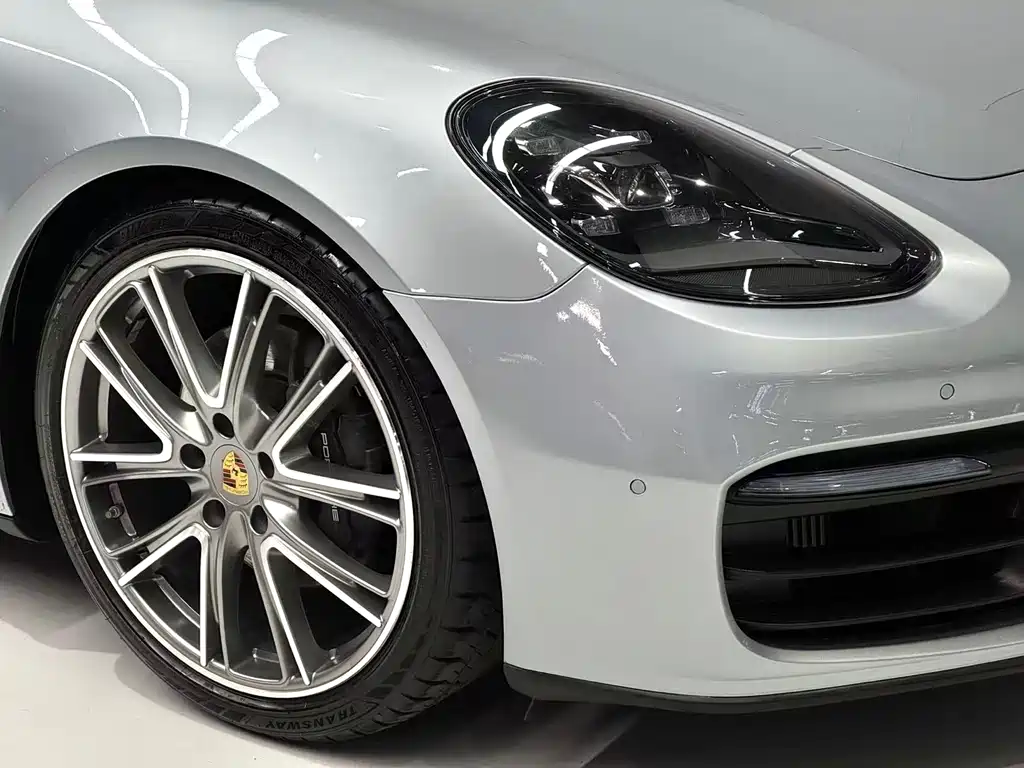 Porsche Panamera 2020 — фото 18
