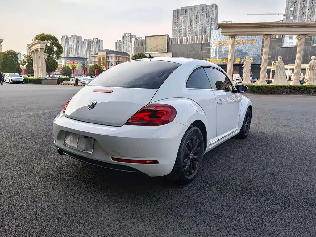 Volkswagen Beetle 2018 — фото 15
