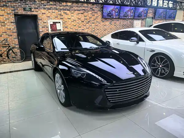 Aston Martin Rapide 2011
