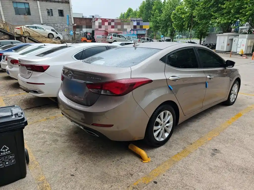 Hyundai Elantra Langdong 2016 — фото 10
