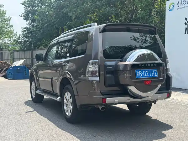 Mitsubishi Pajero 2014