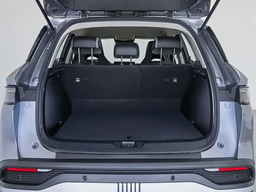BYD Seal 05 DM-i 2025 — фото 16
