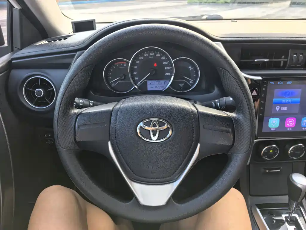Toyota Corolla 2017 — фото 14