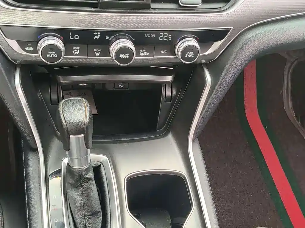 Honda Accord 2021 — фото 13