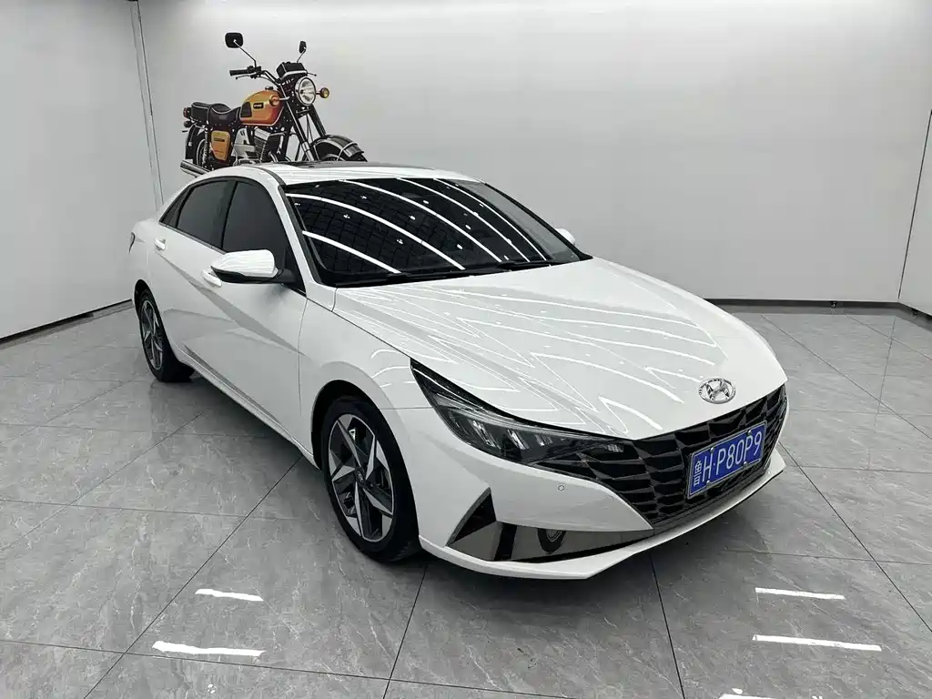 Hyundai Elantra 2022 — фото 3