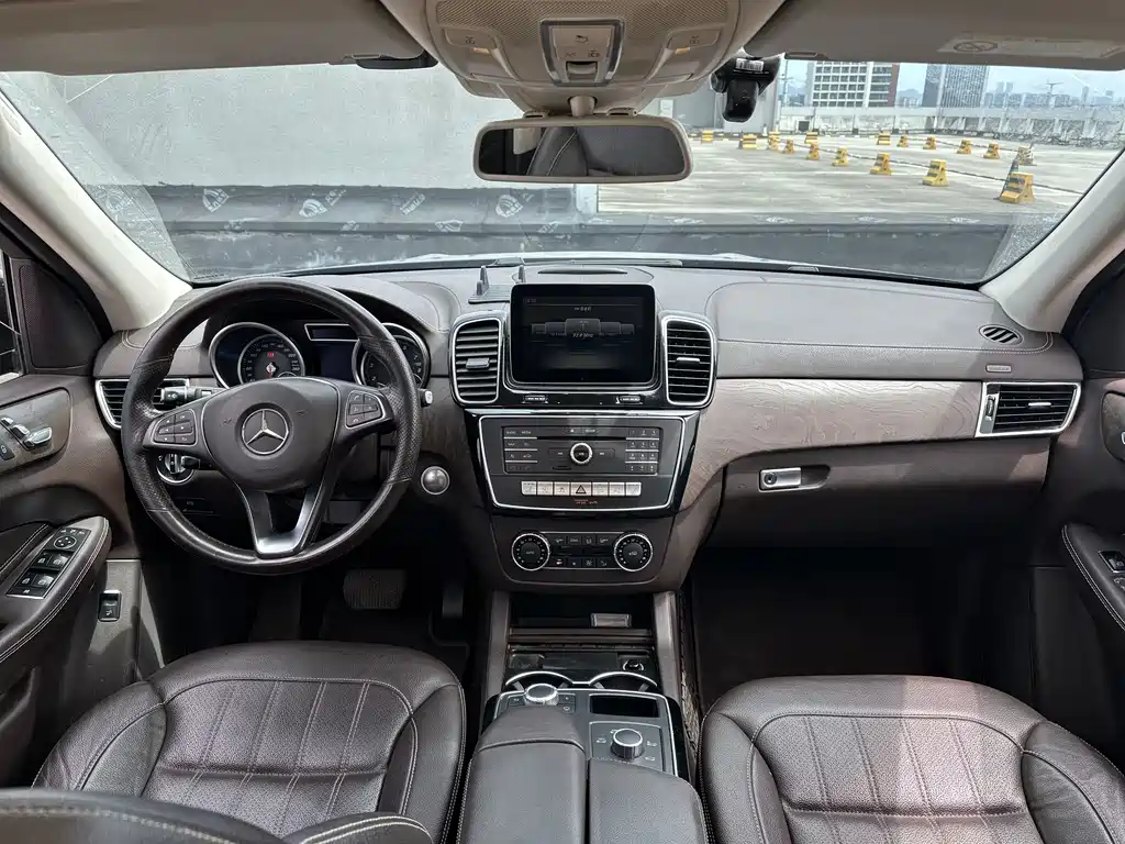 Mercedes-Benz GLE 2017 — фото 16