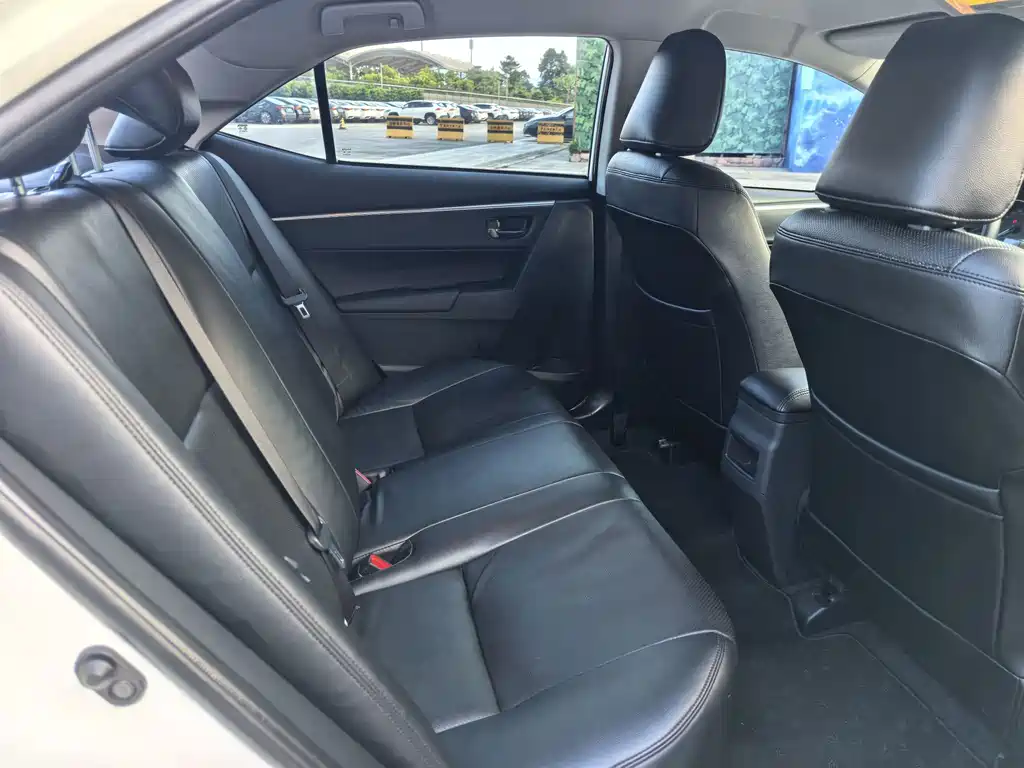 Toyota Corolla 2017 — фото 12