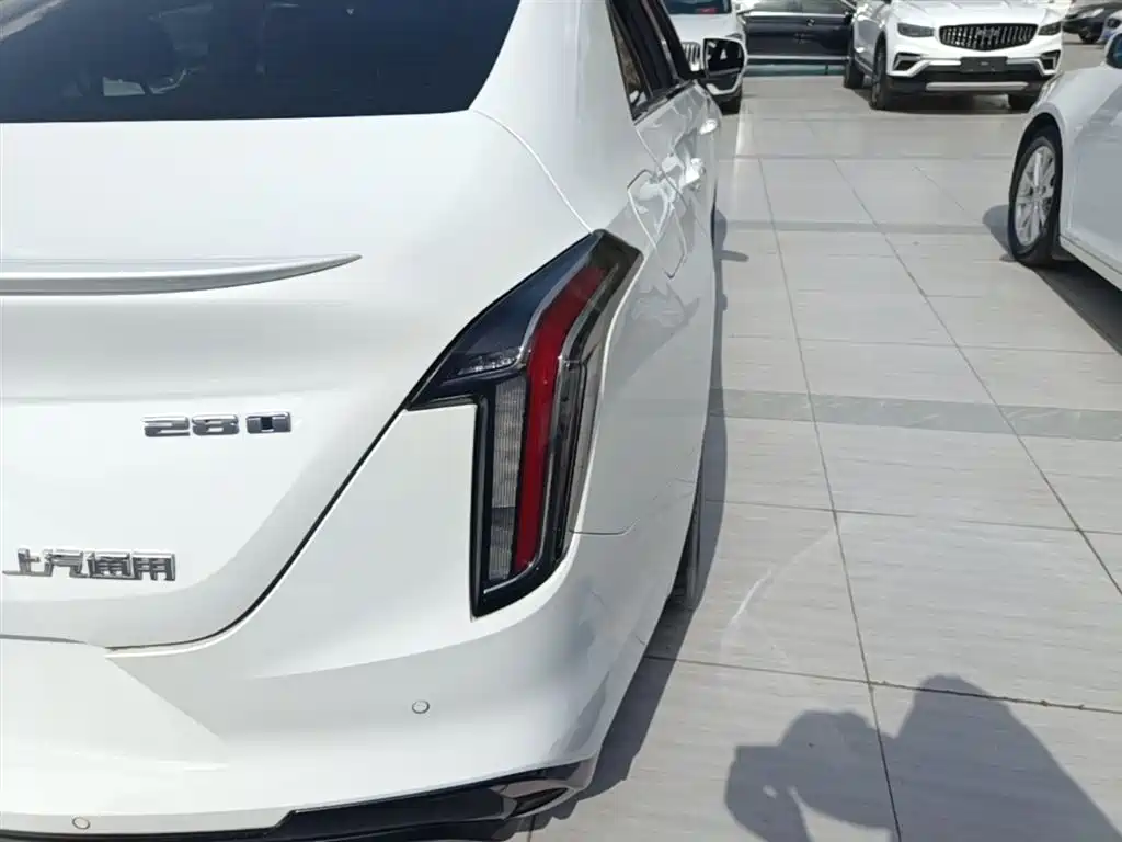 Cadillac CT4 2021 — фото 8