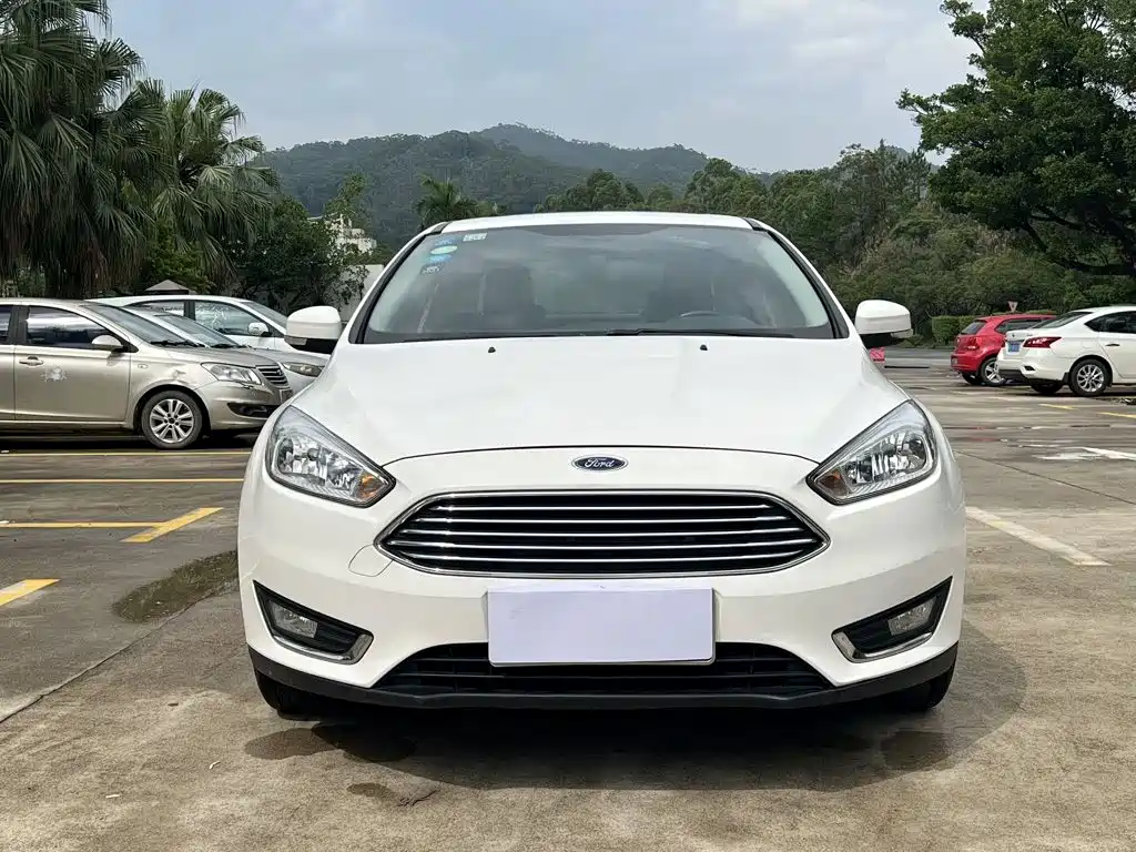 Ford Focus 2015 — фото 2