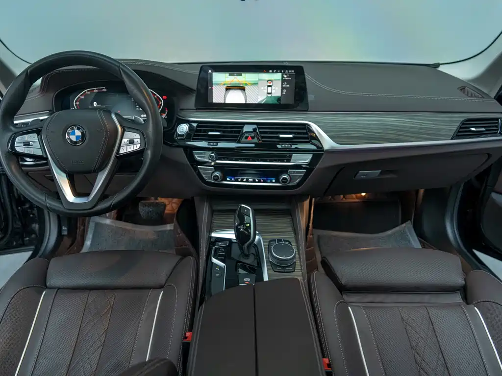 BMW 5 Series 2020 — фото 11