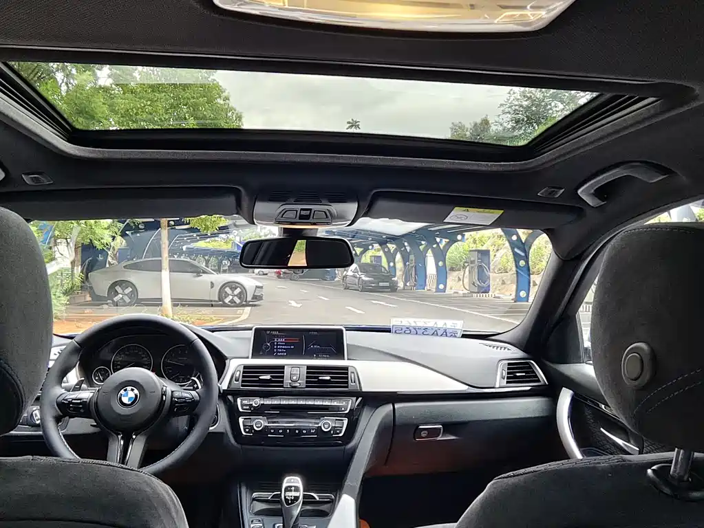 BMW 3 Series 2017 — фото 23