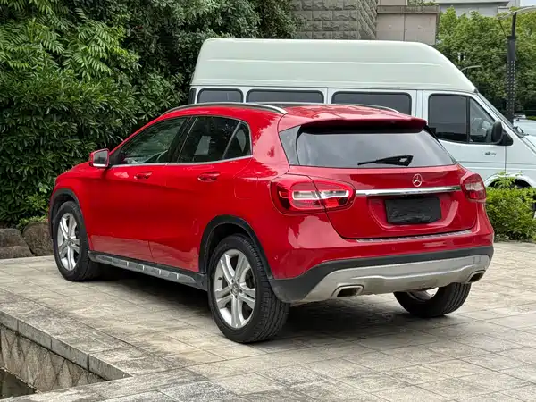 Mercedes-Benz GLA 2015