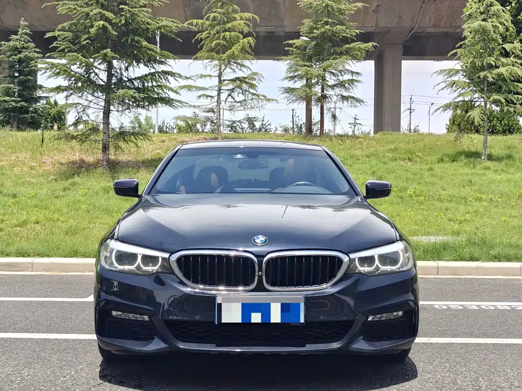 BMW 5 Series 2018 — фото 2