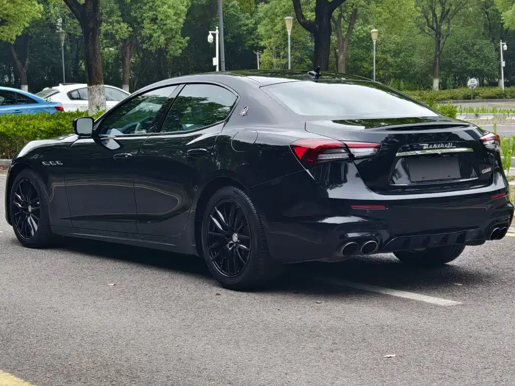 Maserati Ghibli 2015 — фото 18