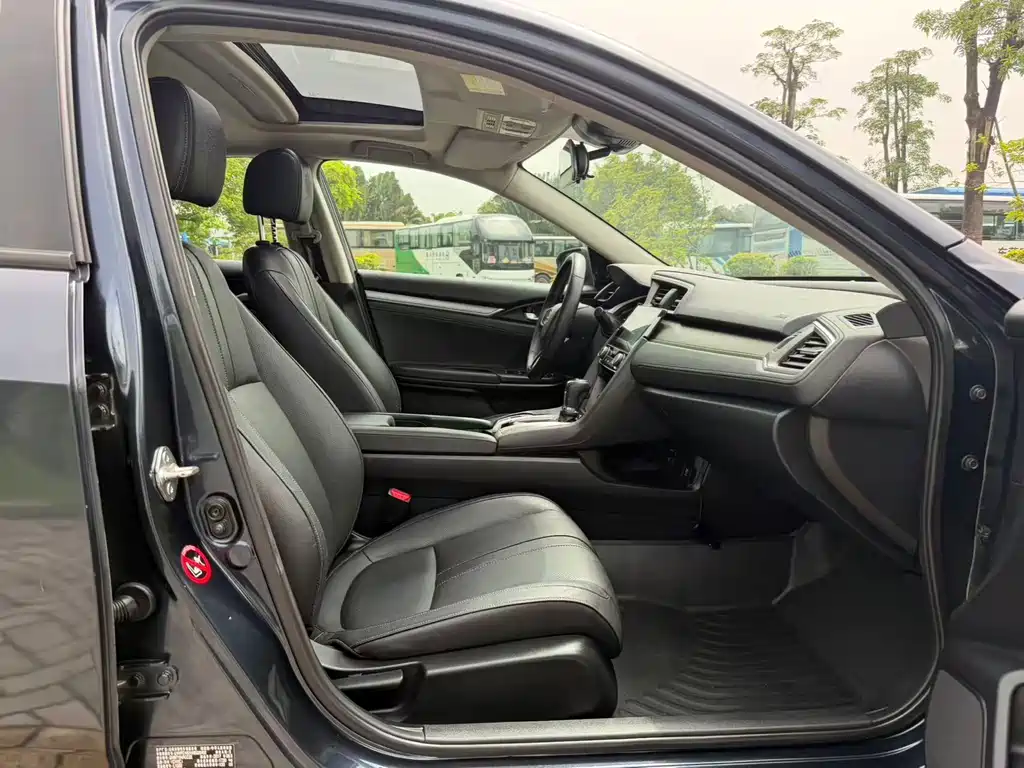 Honda Civic 2017 — фото 10
