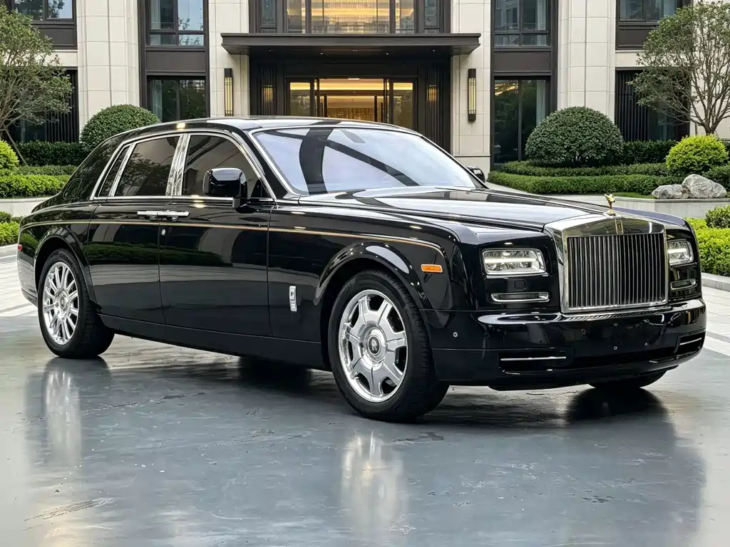 Rolls-Royce Phantom 2015 — фото 2