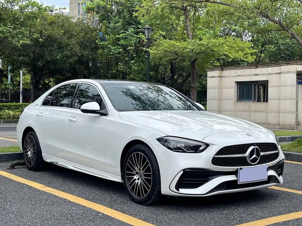 Mercedes-Benz C-Class 2023 — фото 3