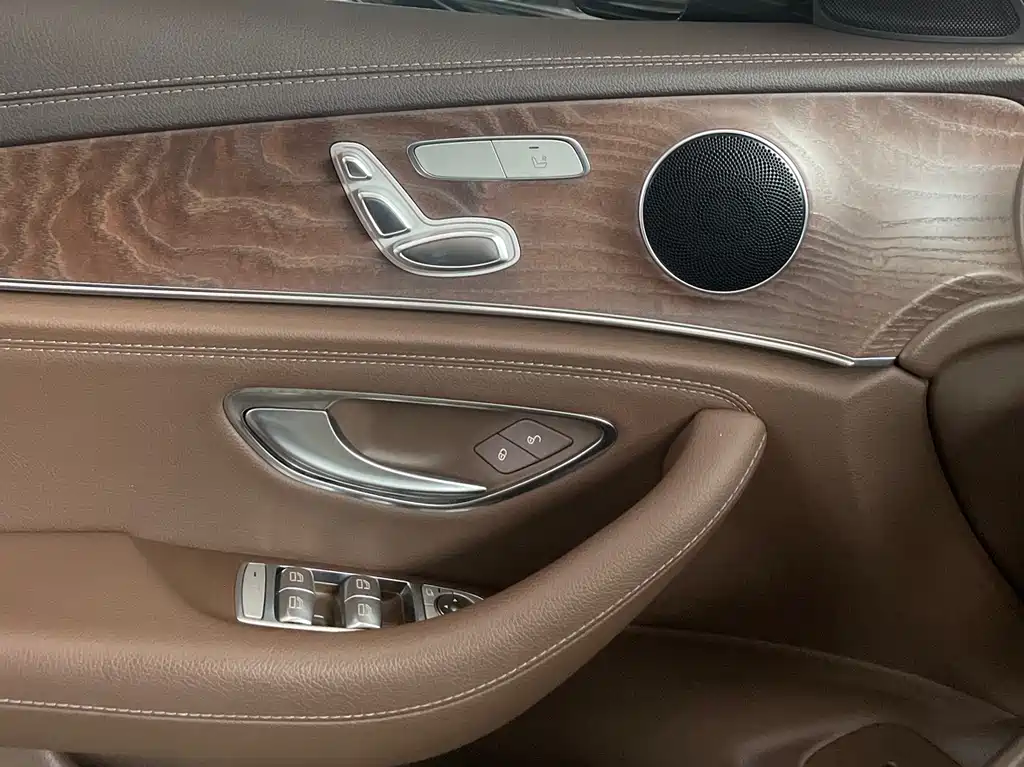 Mercedes-Benz E-Class 2020 — фото 13