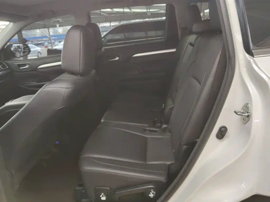 Toyota Highlander 2016 — фото 17