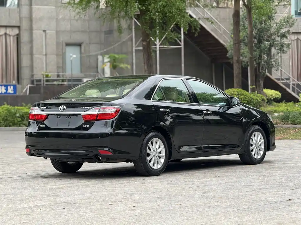Toyota Camry 2016 — фото 21