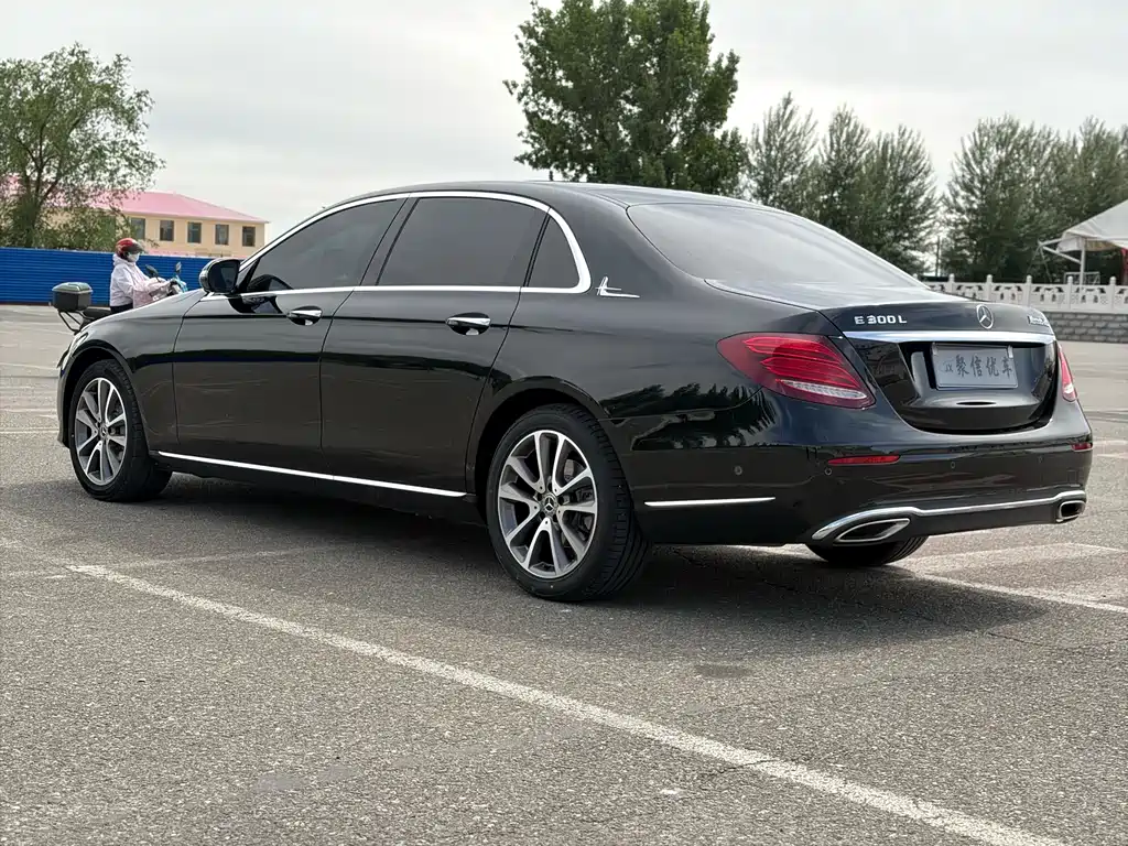 Mercedes-Benz E-Class 2018 — фото 17