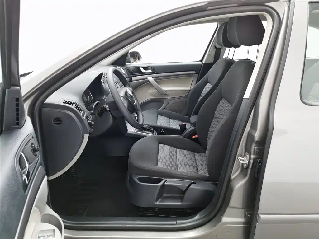 Skoda Octavia 2012 — фото 10